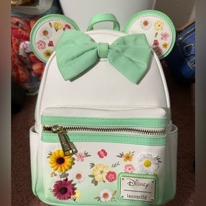 Loungefly Minnie Mouse pressed flower backpack box lunch exclusive